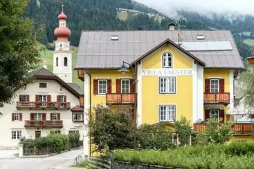 ツーリストアパートメント Villa Fauster Pustrabase