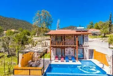 ツーリストアパートメント Villa Senir  Doğayla Iç Içe Size Ait Havuzlu Villa