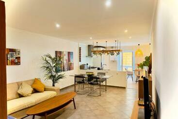 Apartaments turístics La Primera De Occidente