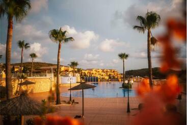 דירות לתיירים Apartmán Marcella, Cumbre Del Sol