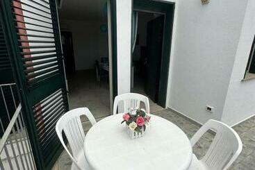 Apartamenty turystyczne Casa Leukos Salento   Con Terrazza Privata