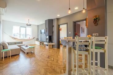 דירות לתיירים Artistic & Spacious 2bd Central Apt