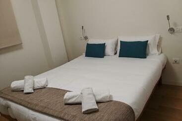 شقق خاصة سياحية Singularstays Comedias Iv