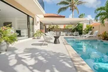 آپارتمان‌های توریست‌ها Sunbreak Aruba   2br & 3br Villas With Private Pools
