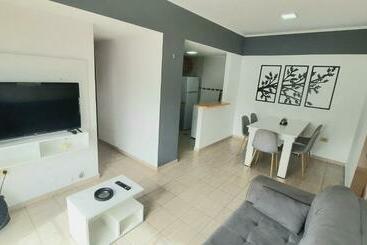 관광객 아파트 Zafiro 2 Dormitorios Céntrico