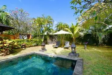 Ferienwohnungen Elegant Villa Bali Style In Blue Bay