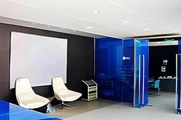 בית מלון כפרי Jinjiang Inn Yueyang Railway Station