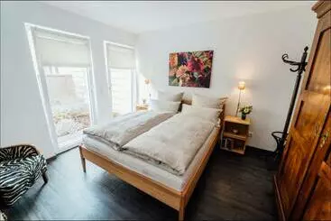 Turistihuoneistot Weinreisedomizil Mit Eigenem Garten Und Parkplatz