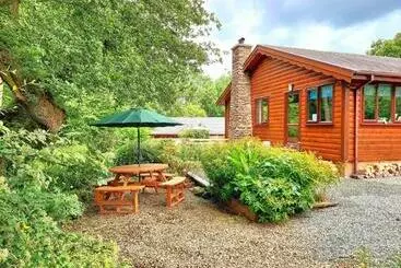 Apartaments turístics Wnion Wood Lodge With Log Burner & Sauna In Snowdonia