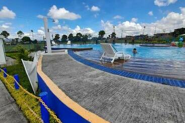 ツーリストアパートメント Apartamentos A 3 Min Del Parque Del Café