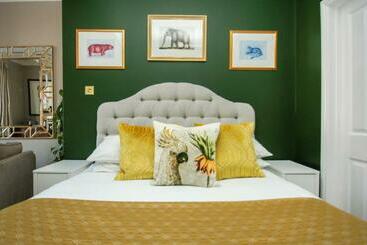 Жильё для туристов Deco Studio: King Bed, Kitchenette, Stylish & Comfortable