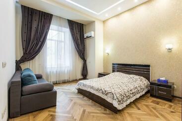 관광객 아파트 Odessa 3bedroom Deribas Apartment