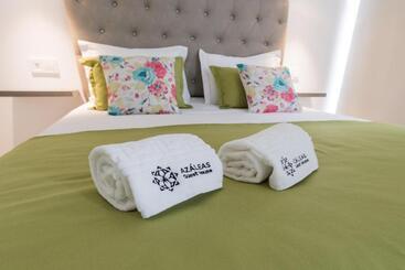 דירות לתיירים Azaleas Guest House