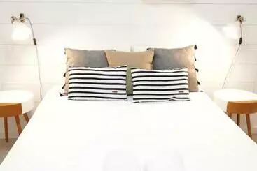 آپارتمان‌های توریست‌ها Earth Element Apartment