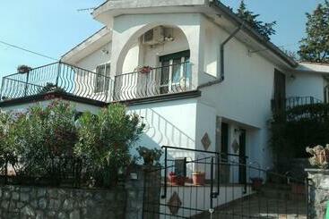 דירות לתיירים Villa Amarea