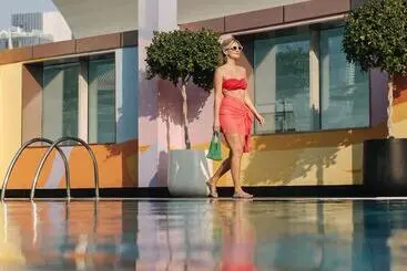 هتل Pullman Dubai Jumeirah Lakes Towers