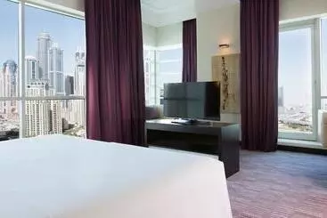 Отель Pullman Dubai Jumeirah Lakes Towers