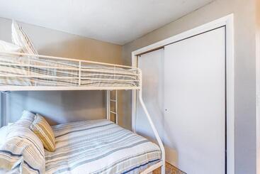 בית מלון כפרי Mountain Stream Condo