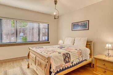 Hotel Our Lake House