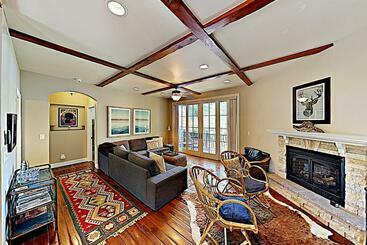 ホテル Soda Creek Retreat