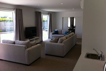 Amori Lodge Bed And Breakfast