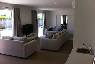 Amori Lodge Bed And Breakfast