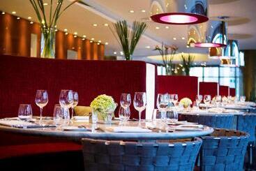 هتل Pullman Saigon Centre