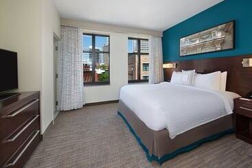 Residence Inn By Marriott Richmond Downtown