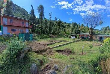 Chopta Eco Cottage & Camping