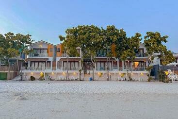 Diamond Beach Resort