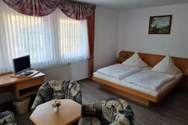 Pension Jung, Bäckerei Konditorei & Café