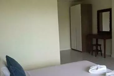 هتل آپارتمان Glitter House