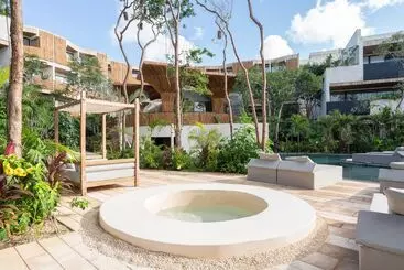アパートホテル Suite Amor Tulum  Onsite Cenote, Temazcal & Spa