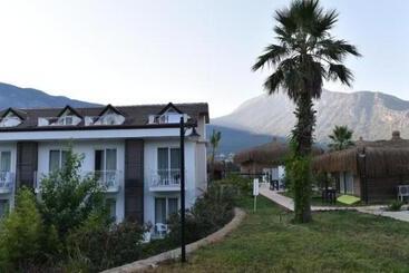 酒店 Sahra Su Holiday Village & Spa