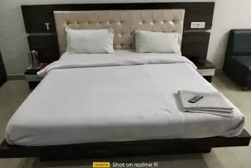 Hotel Vardhman By Wb Inn