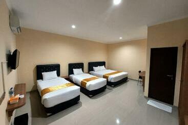 בית מלון כפרי Harmony Inn Belitung City