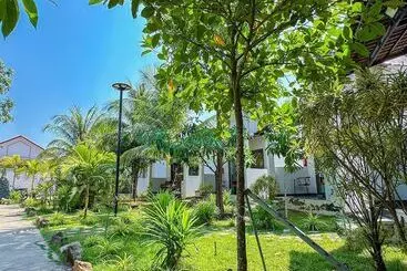 هتل آپارتمان Fla Village