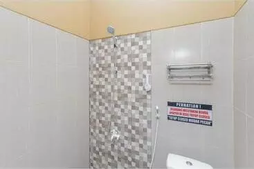 Hotel Reddoorz Syariah At House Of Melati Kepanjen