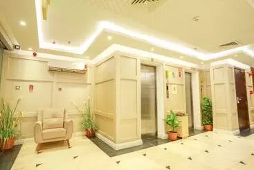 تختخواب و صبحانه Oyyo Plaza Hotel Apartment