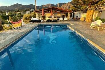 Aamiaismajoitus (B&B) Finca Besito