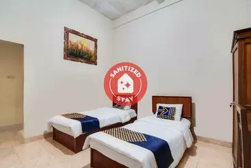 Otel Spot On 91752 Izzami Homestay Syariah