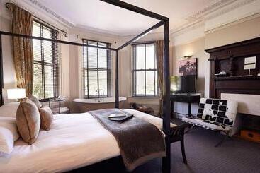 هتل Dorian House Boutique B&b   Free Parking!