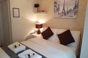 Hotel Grand Pier Guest House