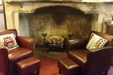 هتل The Thatch Inn