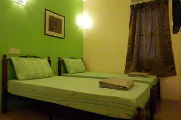 Hotell Travellers Planet  & Guest House