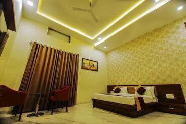 فندق Amar Vilas & Resort