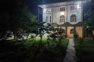 Pensione H&l Coworking And Live