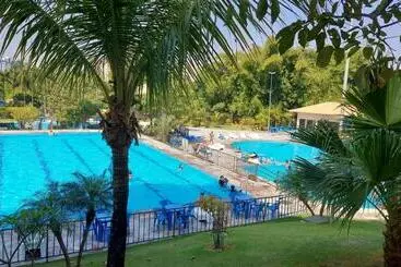 アパートホテル Golden Dolphin Express