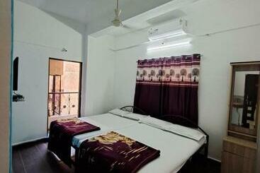 膳宿费 Goldan Palece