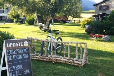 ホテル Albergo Ristorante Selva